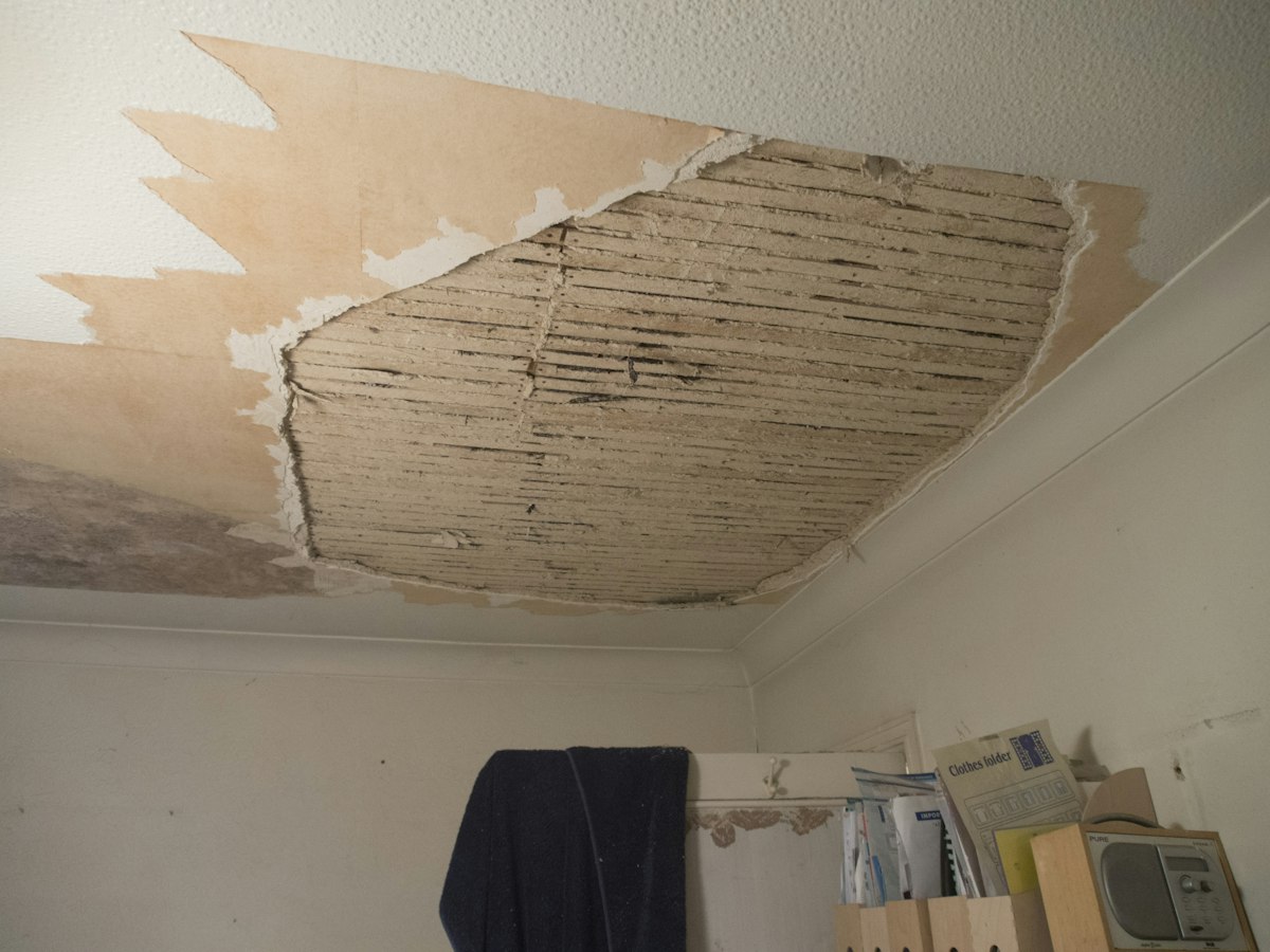 Undichtes Dach oder Terrasse in Ihrer Eigentümergemeinschaft in Huesca: wer zahlt?